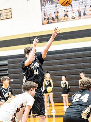 49: ptPleasantBasketball-115